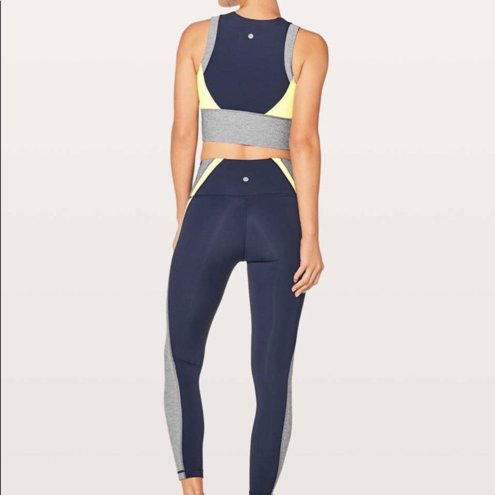 Lululemon Kick Serve Sweat Bra Size 2 Blue/Yellow/Navy
